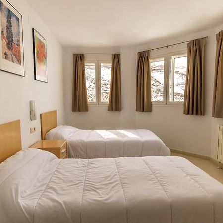 Albergue Inturjoven เซียร์ราเนบาดา ภายนอก รูปภาพ