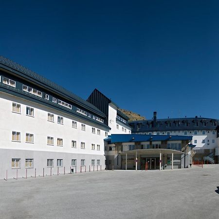 Albergue Inturjoven เซียร์ราเนบาดา ภายนอก รูปภาพ