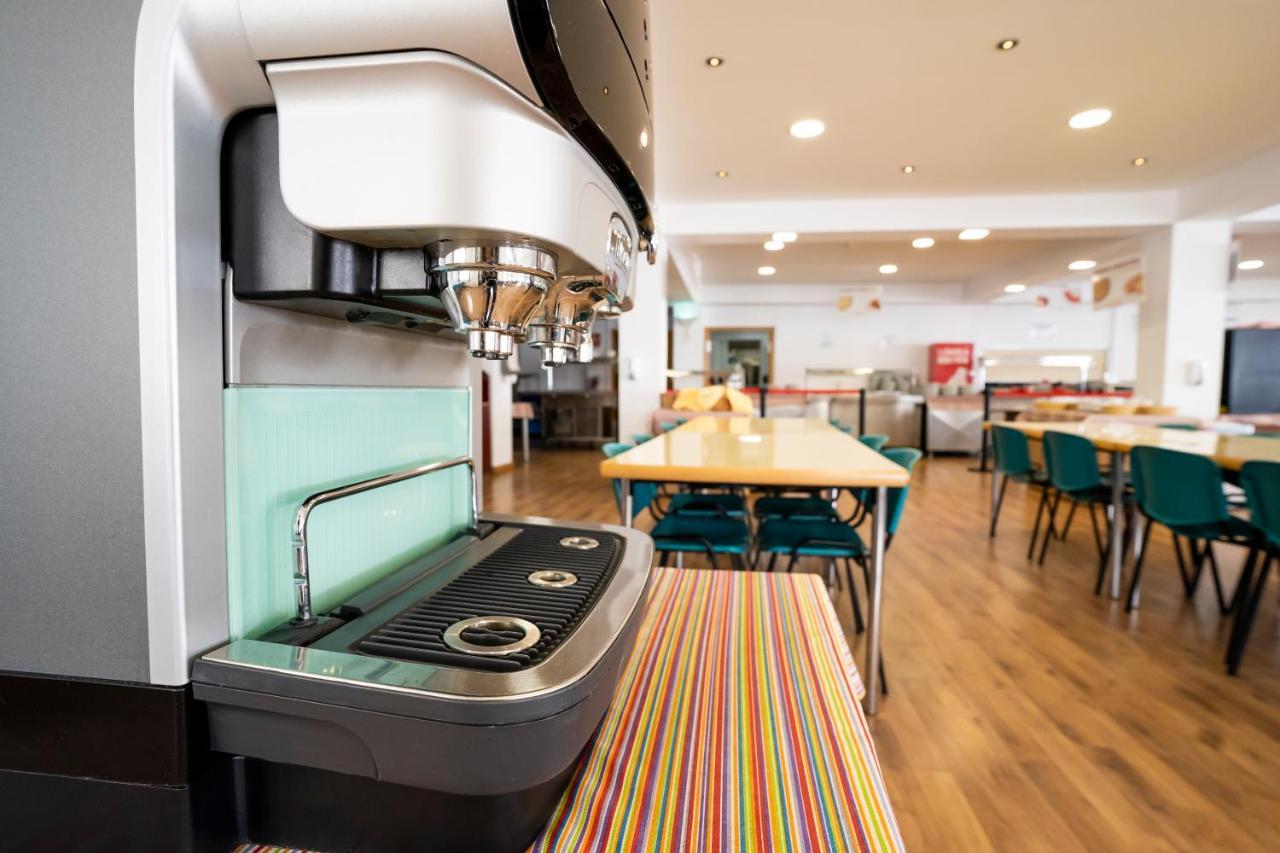 Albergue Inturjoven เซียร์ราเนบาดา ภายนอก รูปภาพ