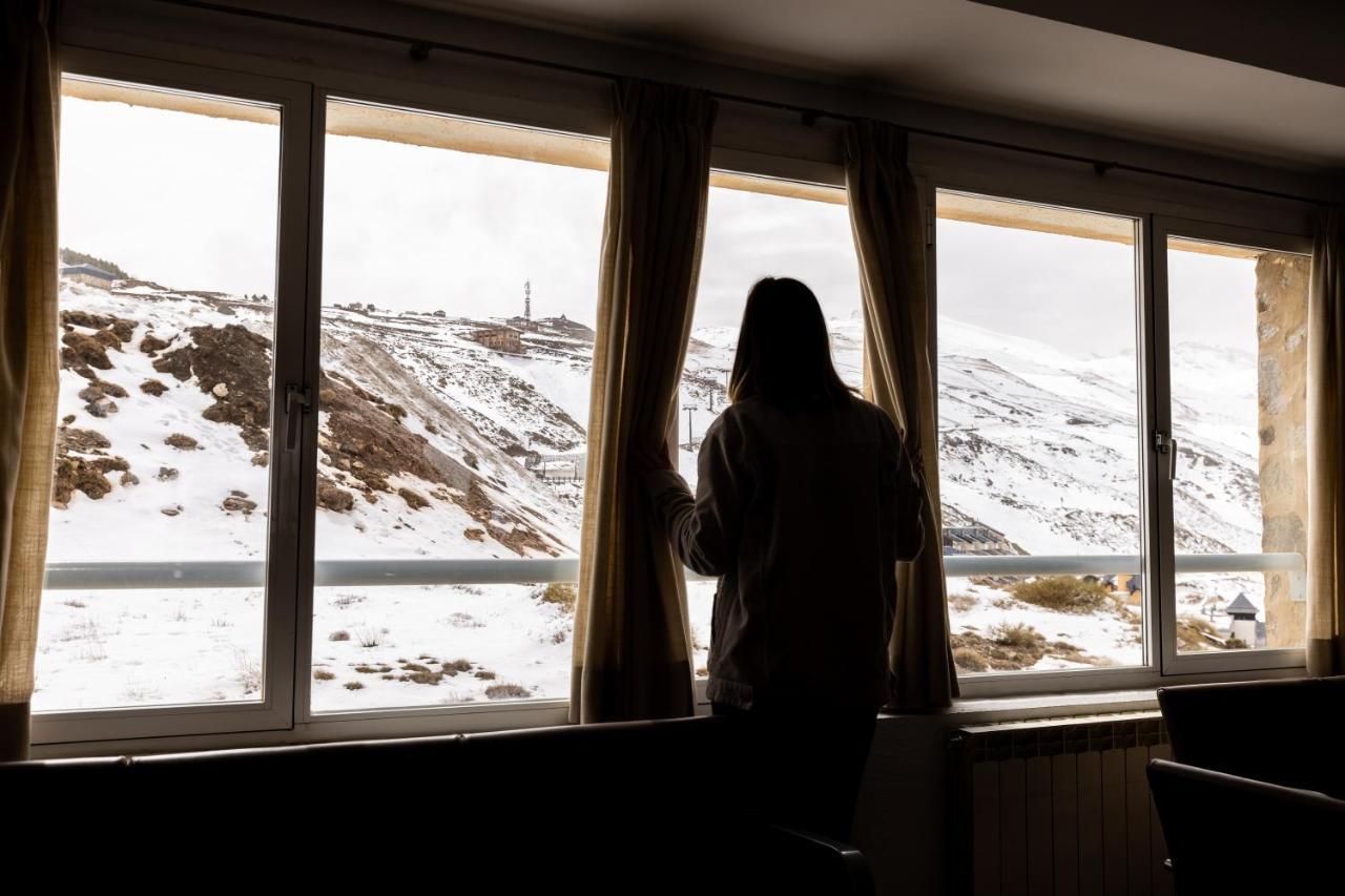 Albergue Inturjoven เซียร์ราเนบาดา ภายนอก รูปภาพ