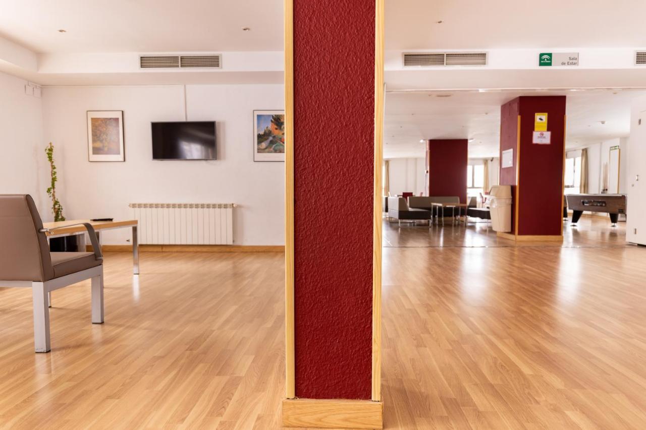 Albergue Inturjoven เซียร์ราเนบาดา ภายนอก รูปภาพ
