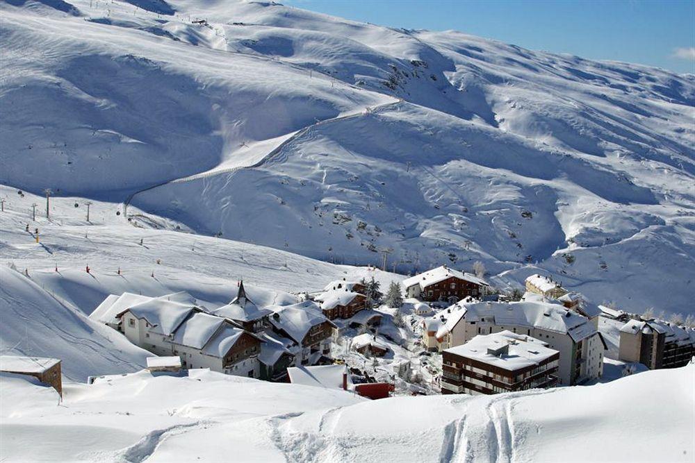 Albergue Inturjoven เซียร์ราเนบาดา ภายนอก รูปภาพ