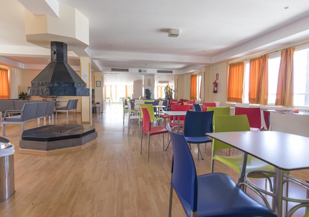 Albergue Inturjoven เซียร์ราเนบาดา ภายนอก รูปภาพ