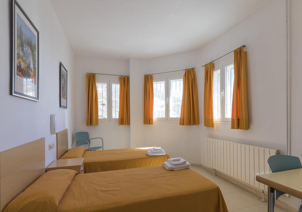 Albergue Inturjoven เซียร์ราเนบาดา ภายนอก รูปภาพ
